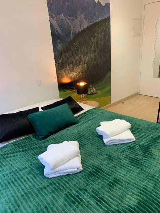 Esprit Suisse, Joli Au Coeur De * Mulhouse